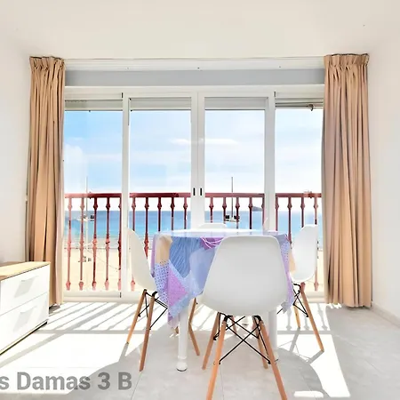 Damas 3b Front - Pool & Parking *