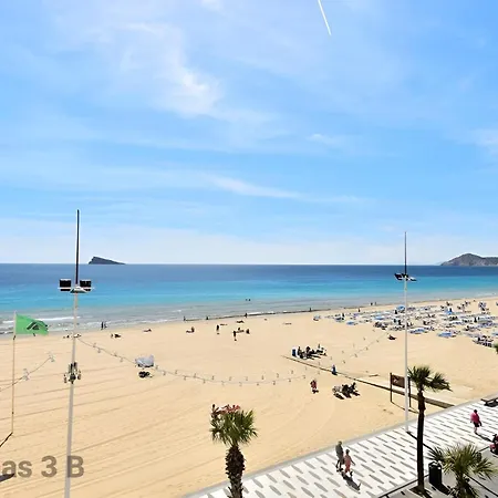 Damas 3b Front - Pool & Parking *