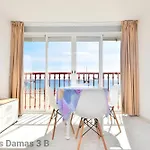 Damas 3b Front - Pool & Parking *