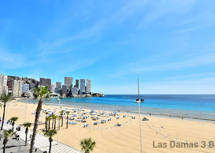 Damas 3b Front - Pool & Parking